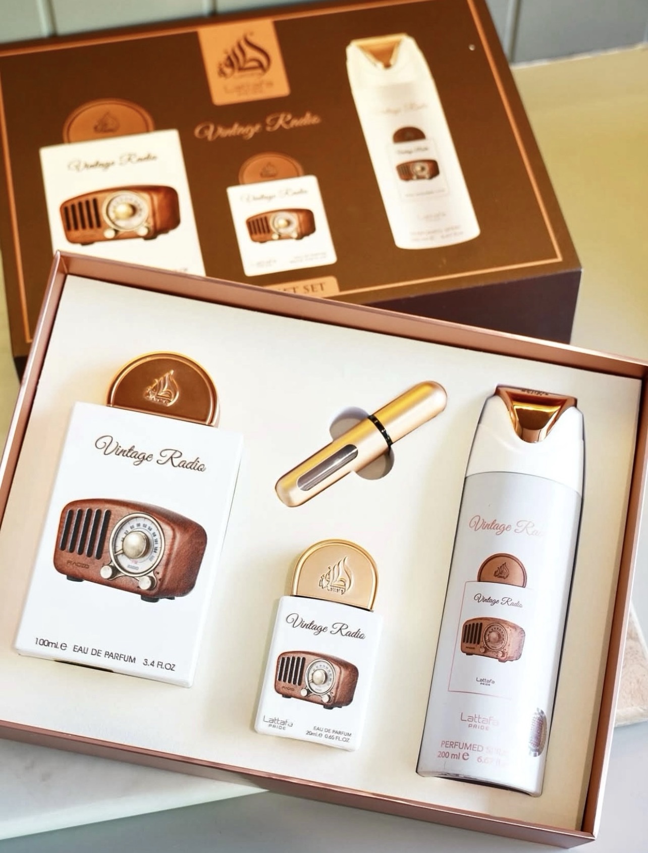 Vintage Radio Gift Set - Image 2